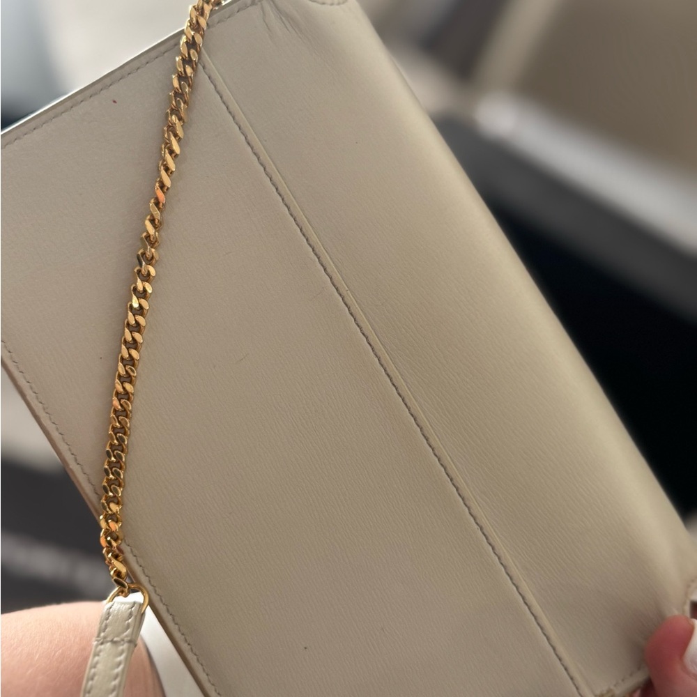 Saint Laurent Cream Clutch with Gold Chain - Picture 6 of 6